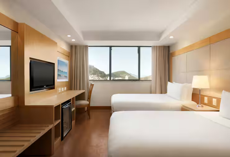 2 Twin Beds